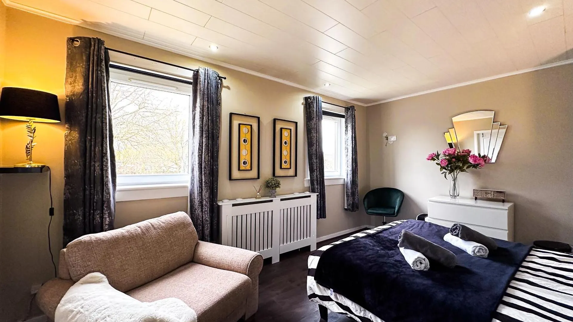 Guest house Cozy 3 Bedroom House Near Ari And City Centre, Ab16, Wifi, Parking, Netflix, Pet - Friendly Aberdeen United Kingdom