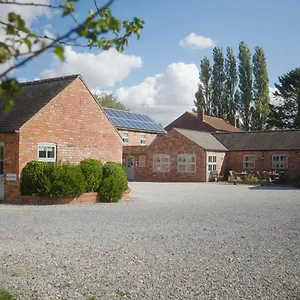 Wold Escapes, Highfield Farm Bed & Breakfast Driffield
