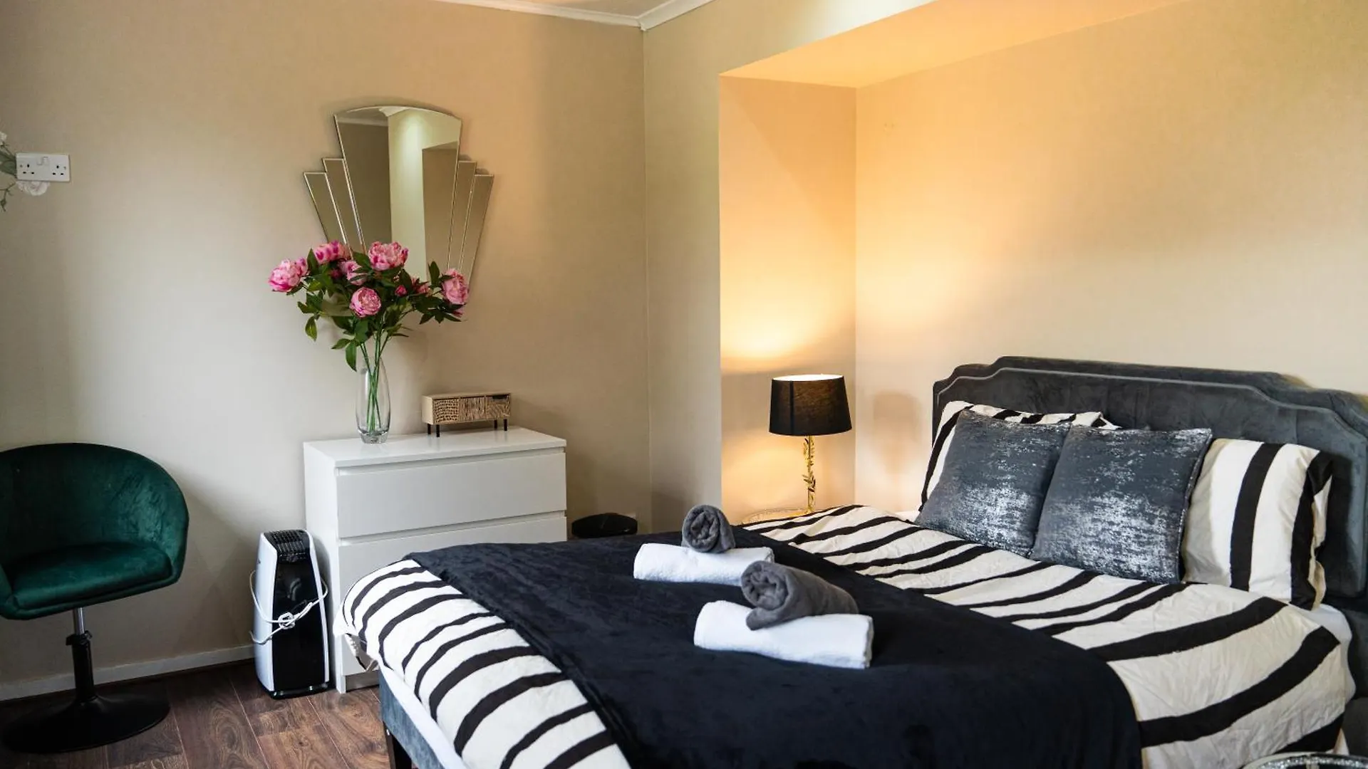 Cozy 3 Bedroom House Near Ari And City Centre, Ab16, Wifi, Parking, Netflix, Pet - Friendly Aberdeen Penzion