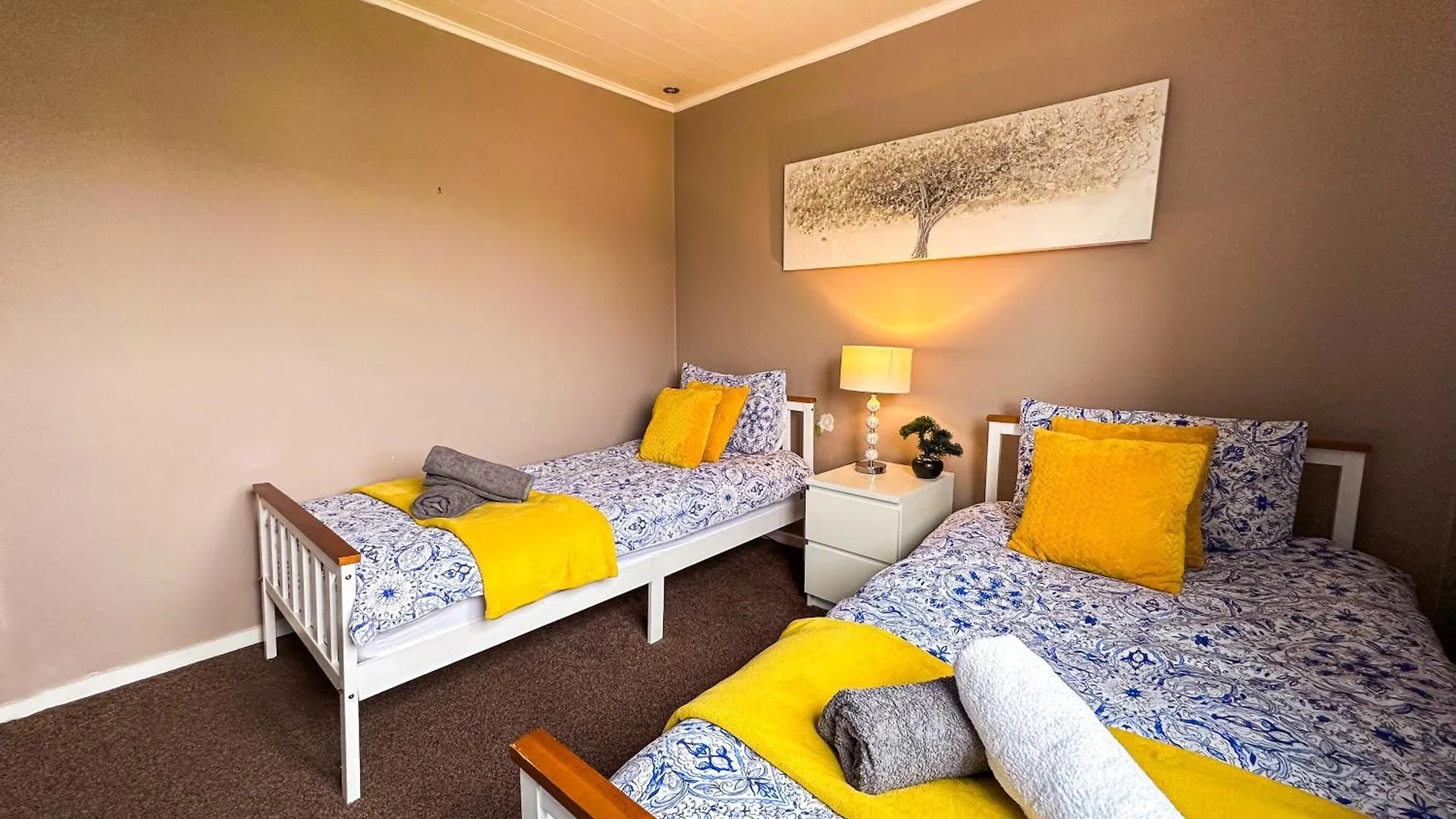 Cozy 3 Bedroom House Near Ari And City Centre, Ab16, Wifi, Parking, Netflix, Pet - Friendly Aberdeen Penzion