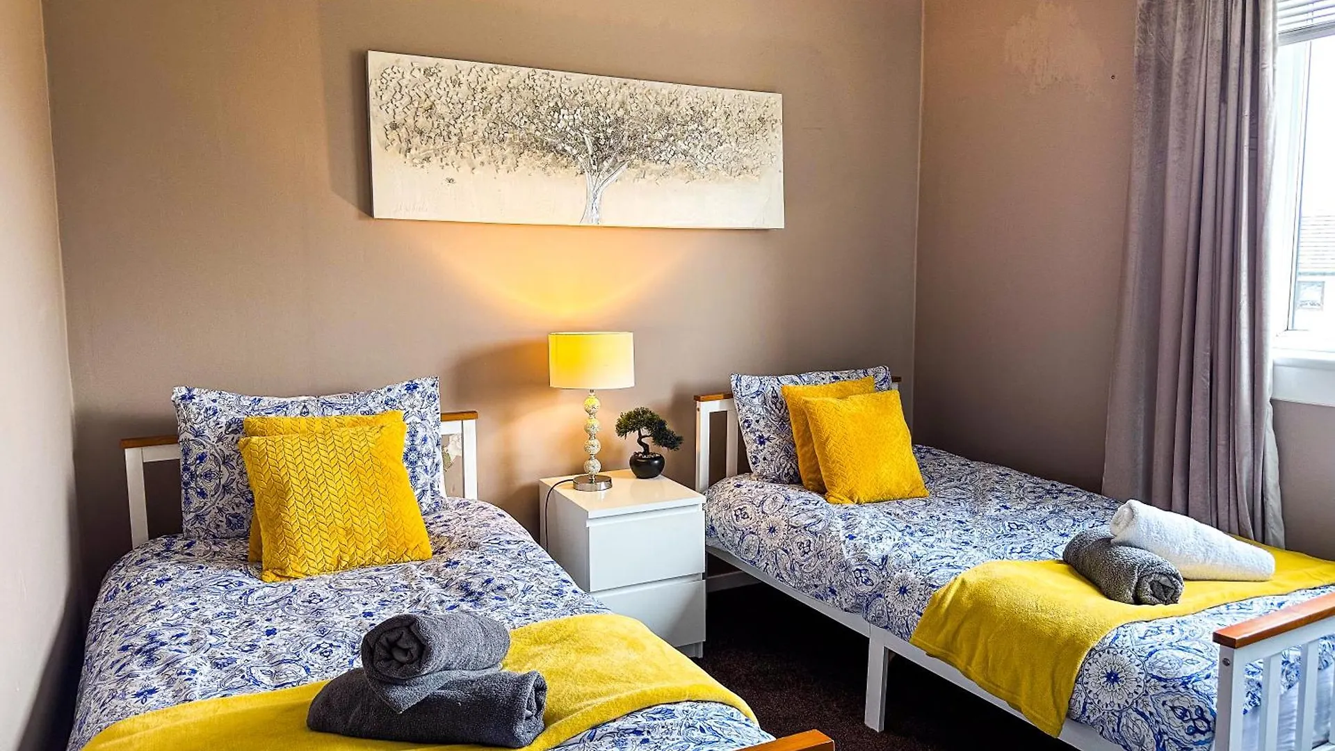 Penzion Cozy 3 Bedroom House Near Ari And City Centre, Ab16, Wifi, Parking, Netflix, Pet - Friendly Aberdeen